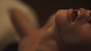 Bruna Linzmeyer nude. Mascaras de Oxigenio Nao Cairao Automaticamente s01e01 (2025) Sensual Sex