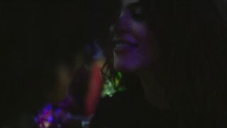 Julia Dalavia, Juliana Gerais nude. Dias Perfeitos - Season 01 (2025) Nudity and Threesome Sex