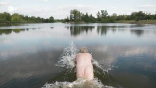 Ulrike Kriener hot. Exhibionists Scene - Petra geht baden (2025)