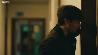 Magdalena Laubisch nackt - Die Nichte des Polizisten (2025) German Sex Scene