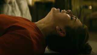 Aria Bedmar nude, Maria Marnez hot - La Huella del Mal (2025) Sex Scene