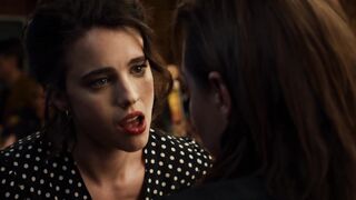 Aubrey Plaza nude, Margaret Qualley nude. Celebrities Lesbian Scenes. Honey Don_t (2025)