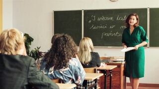 Hanna Koczewska topless, Renata Dancewicz nude - Wrooklyn Zoo (2024)