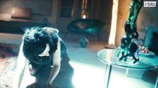 Gina Henkel topless - Krzyk Losing Control (2024)