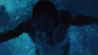 Lea van Acken hot - 4 Tage bis zur Ewigkeit (2022) underwater
