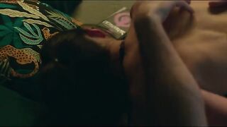 Lucie Heinze sexy - Liebesdings (2022) Bed Scene