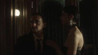 Elena Dale hot, Eleonora Utini sexy - Chimica (2022)