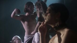 Elena Dale hot, Eleonora Utini sexy - Chimica (2022)