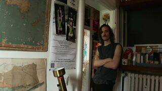 Elena Gigliotti nude, Barbara Esposito topless - Il giorno e la notte (2021)