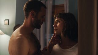 Sophie Pfennigstorf sexy - Ein Sommer in Istrien (2021) Hot Bedroom Scene