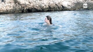 Violante Placido hot, Gaja Masciale sexy - Fino all'ultimo battito (2021) Season 01