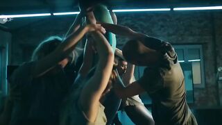 Milena Tscharntke nackt - Tod von Freunden (2021) Sex Scene on the Yacht