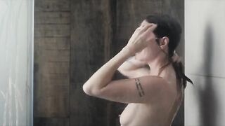 Gloria Carra nude - High Tide (2020) Sex Scene, Bathroom Nudity