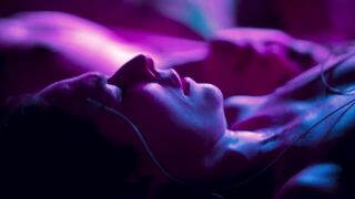 Andreia Horta topless, Andrea Beltrao, Camila Morgado nude - Albatroz (2019)