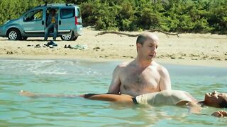 Aude Legastelois topless. Contromano (2018)