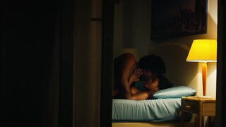 Aude Legastelois topless. Contromano (2018)