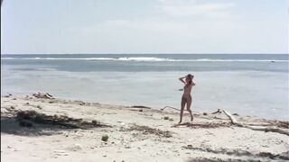 Explicit Lesbian Sex on the Beach. Le notti erotiche dei morti viventi (1980)